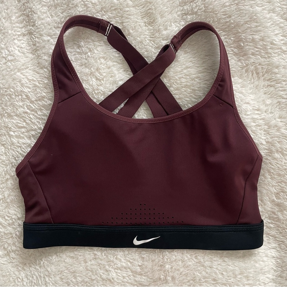 Nike Sports Bra / Burgundy / Medium